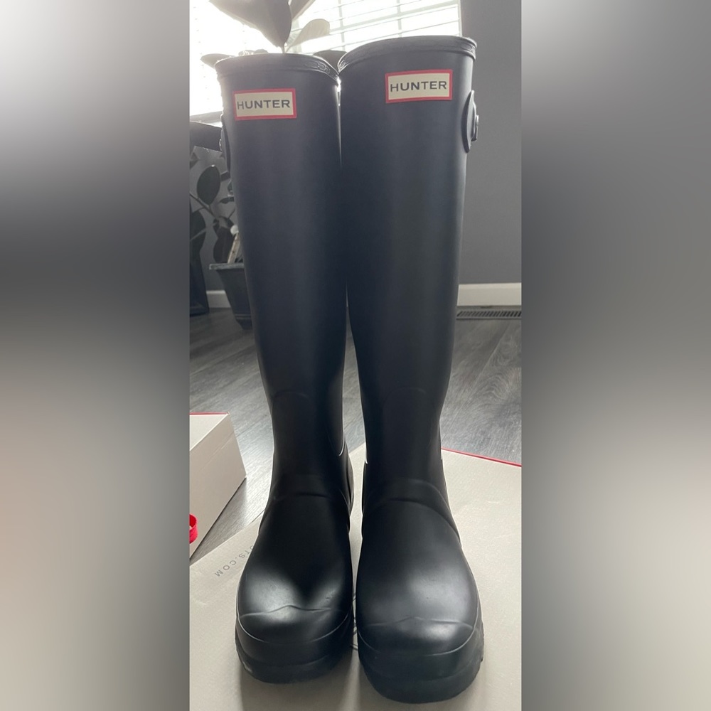 EUC womens Hunter tall boot original style